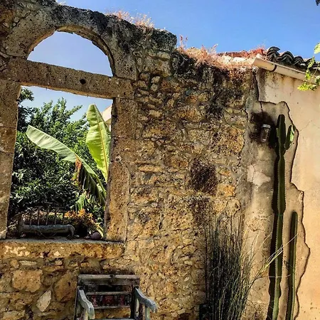 Hotel en barco 118 *