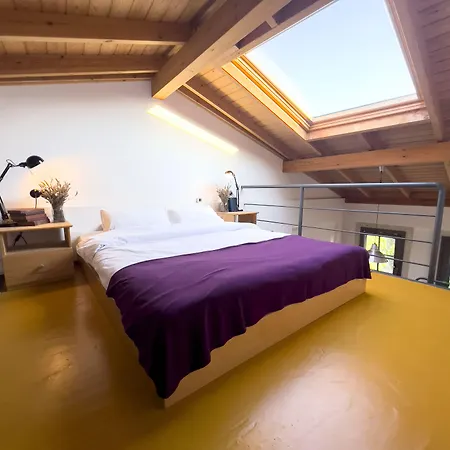 Hotel en barco 118 *